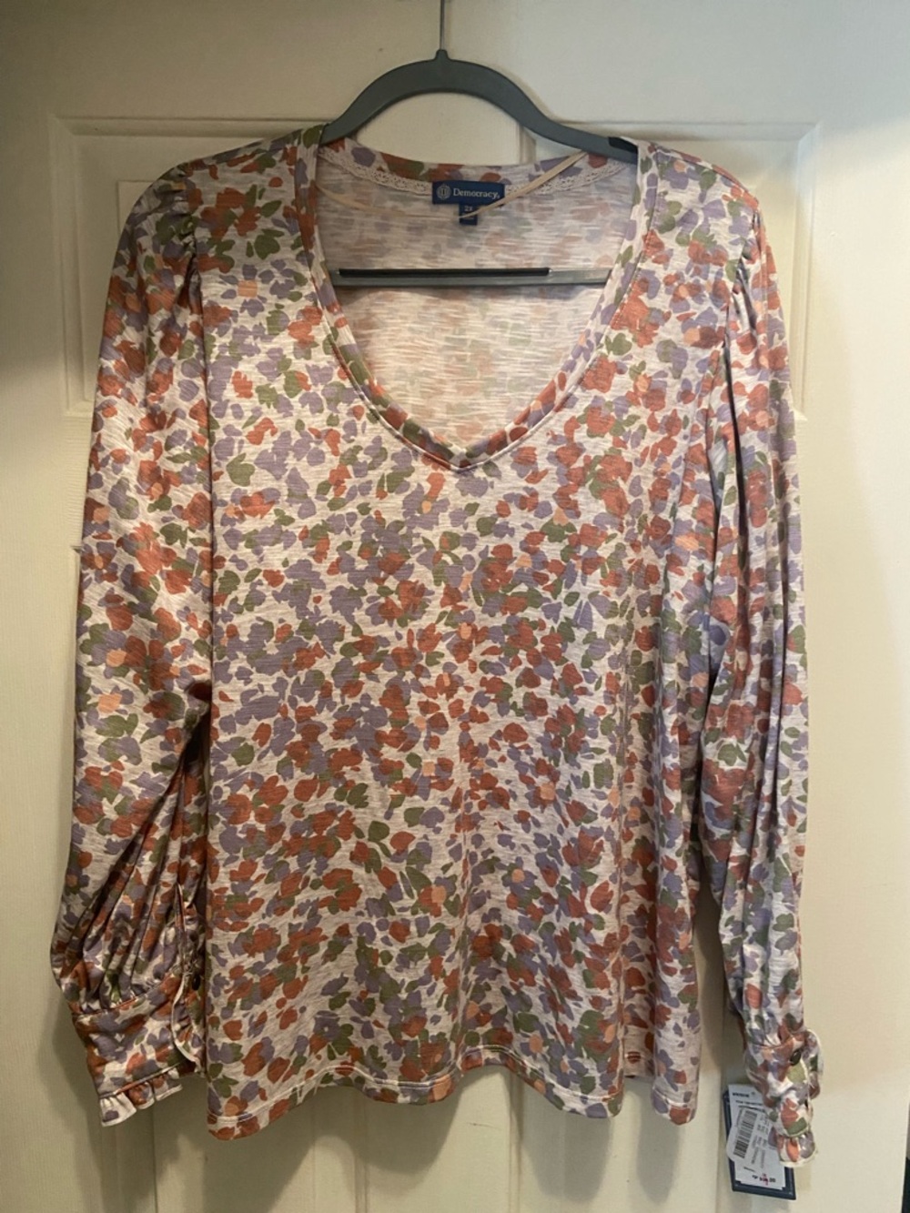 Democracy 2X Shirt Gorgeous Sleeve Boho V-Neck Long Sleeve Top NWT